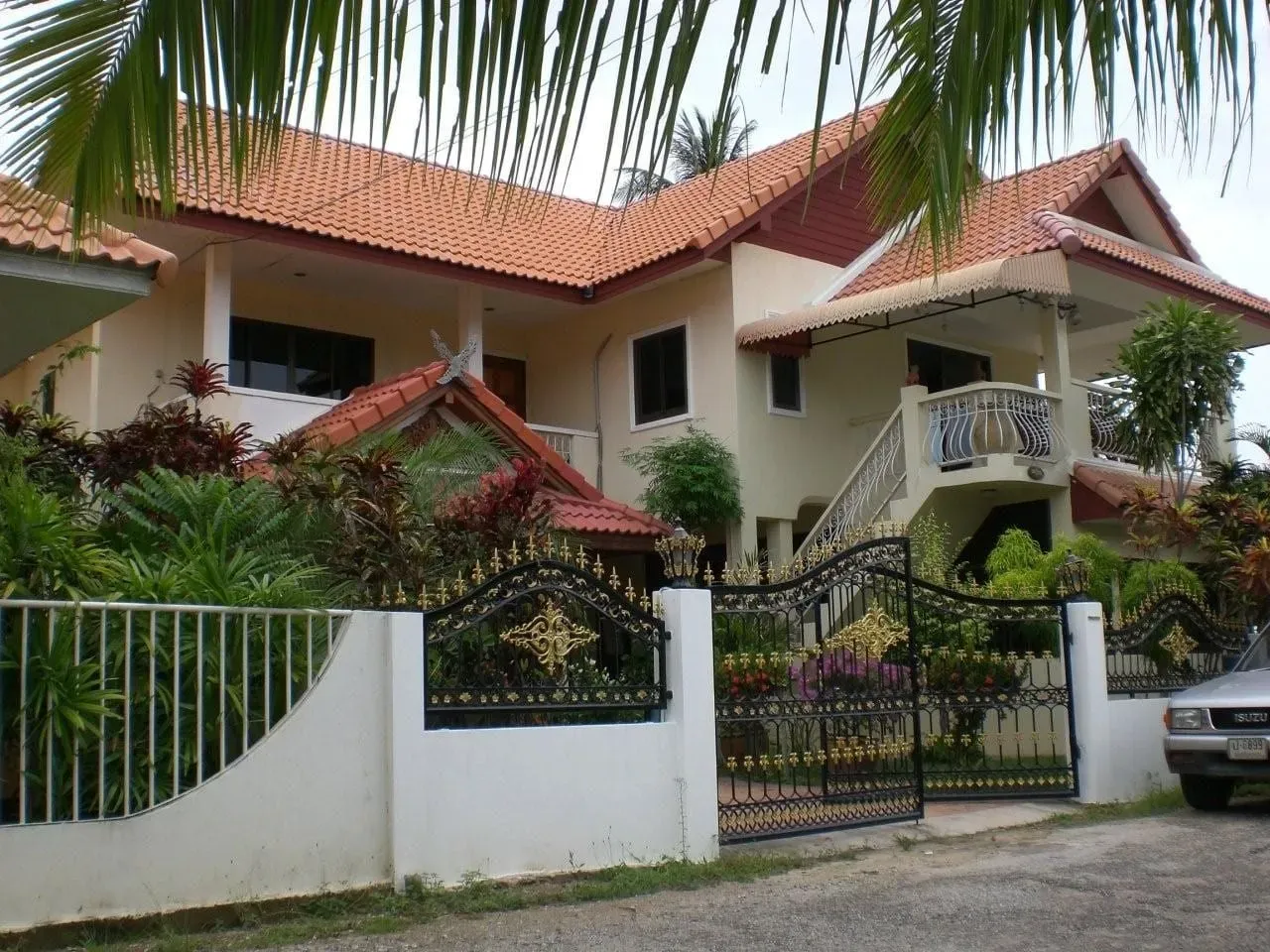 Coastal villa and shoreline view near Bang Rak Beach on Koh Samui's north coast