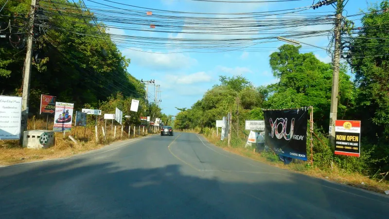 The road toward Chaweng near Bo Phut, signposted close to The Cocoon's turn-off