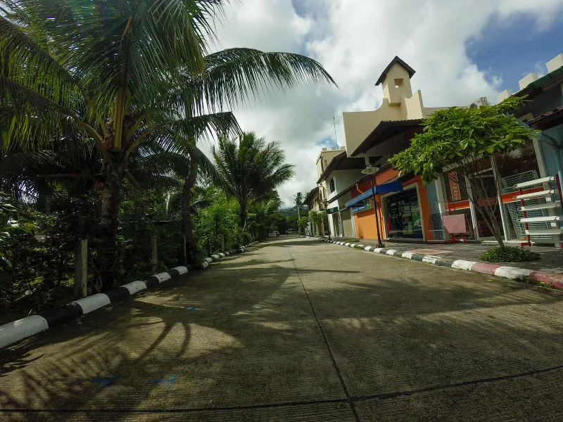 Whitewashed building facade in Fisherman's Village, Bophut, Koh Samui, near the French restaurant