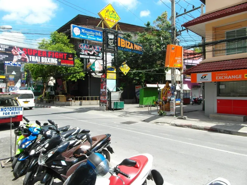 Soi Green Mango, the Chaweng side street Green Mango Club anchors