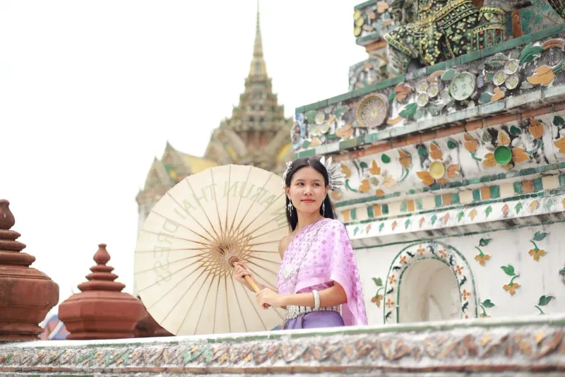 Temple Etiquette & Dress Code in Koh Samui — What to Wear and Do