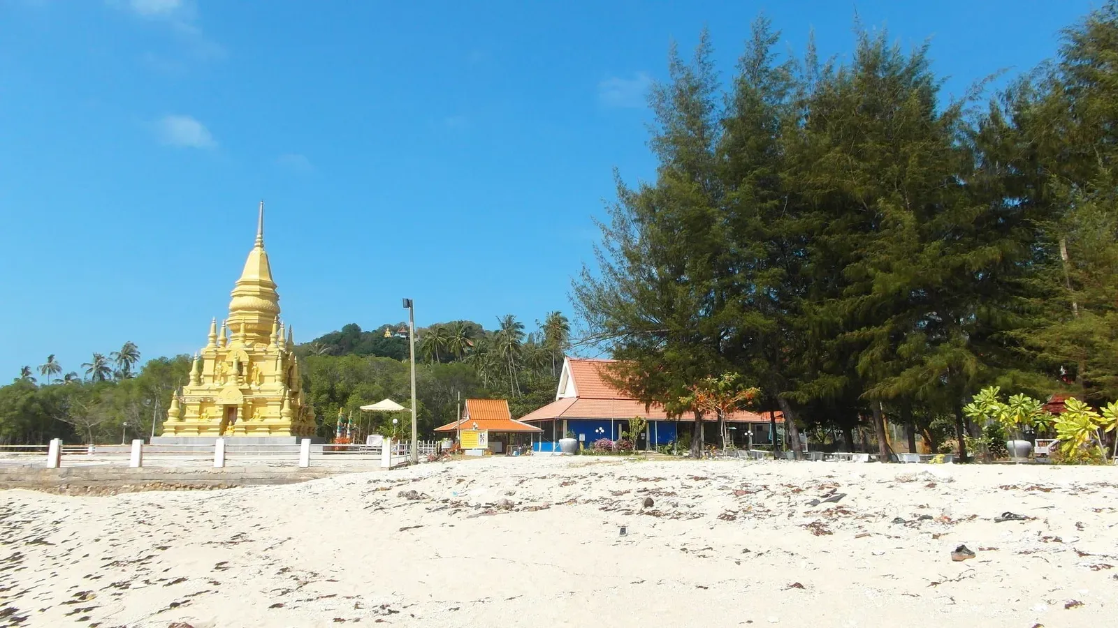 Wat Khao Chedi: Free Hilltop Temple With 360 Degree Views