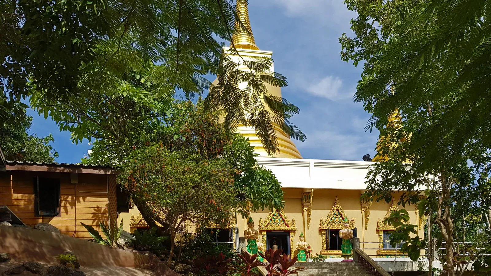 Wat Chaeng: The Ancient Gateway of Nathon