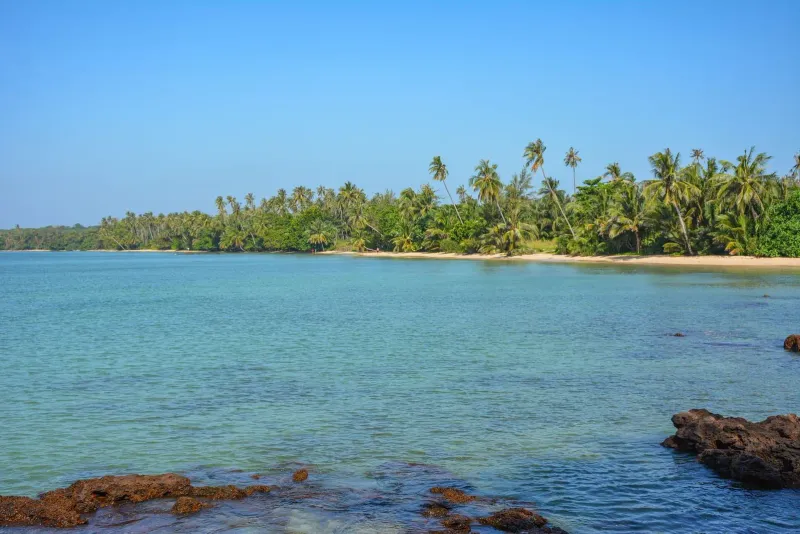 Calm tropical beach with clear blue water suited to a brief cruise-stop swim on Koh Samui