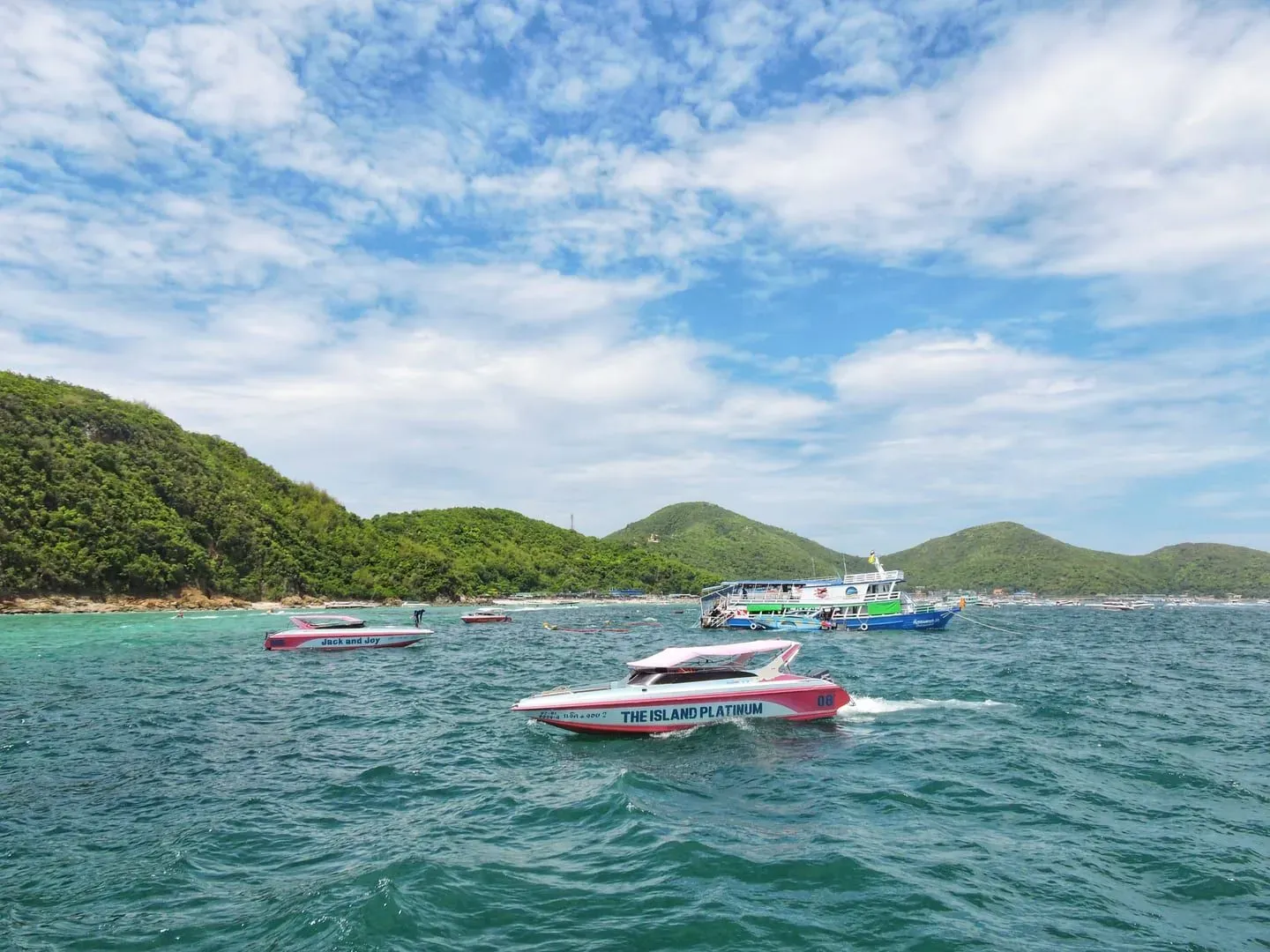 Boat crossing open Gulf of Thailand water near Koh Samui, the kind of exposed passage a crewed watch covers
