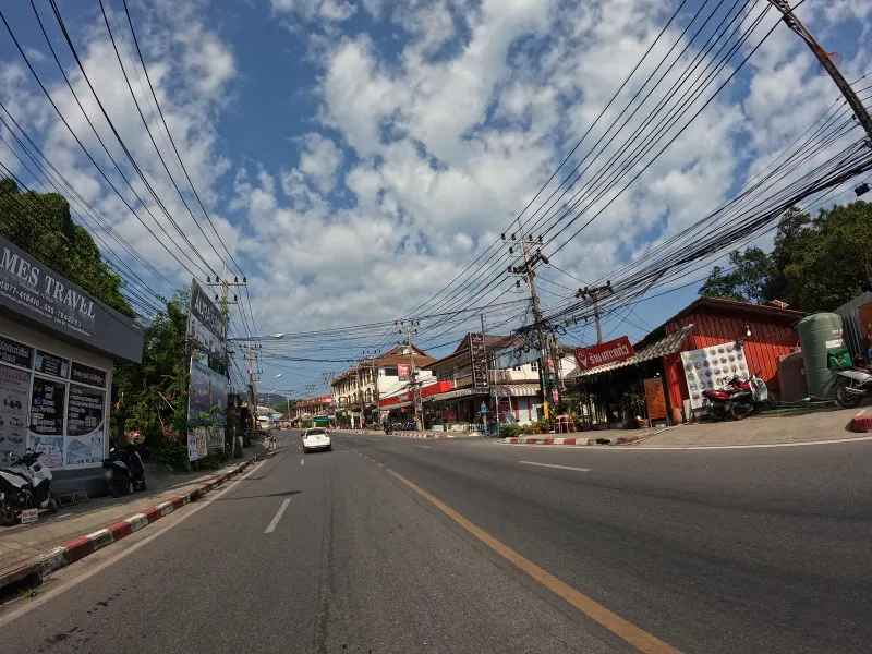 Tambon Maret roadside scene near Lamai Beach, Koh Samui, on the route to Sabienglae