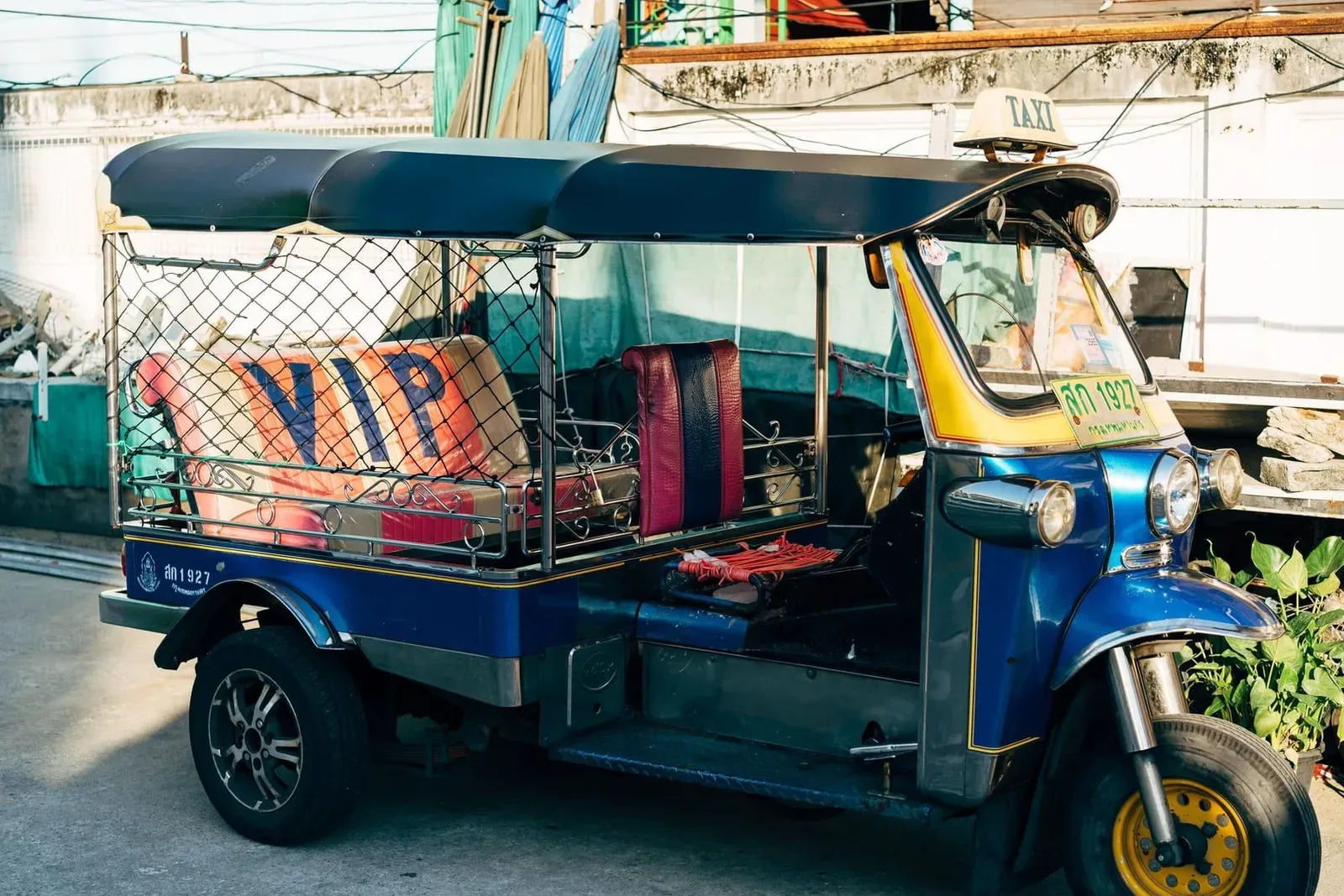 Going With a Private Guide on Koh Samui — What They Do, How to Vet One
