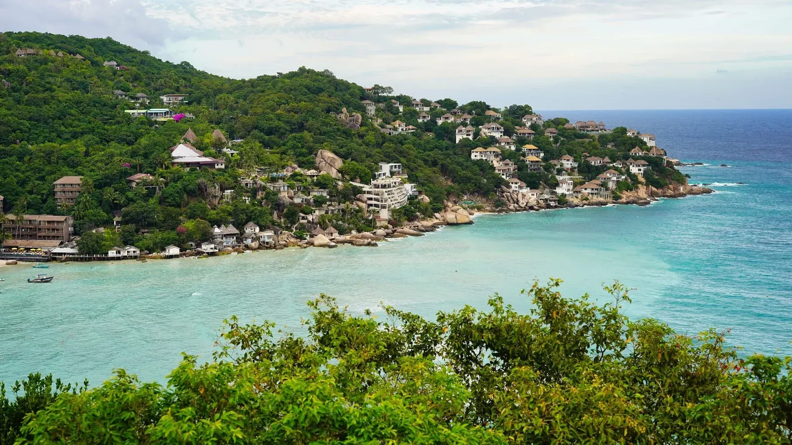 Choeng Mon, Koh Samui — Calm Bay 10 Minutes from the Airport