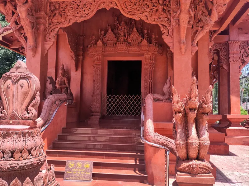 Entrance of Wat Sila Ngu temple, close to Krua Chao Baan restaurant in Hua Thanon, Koh Samui