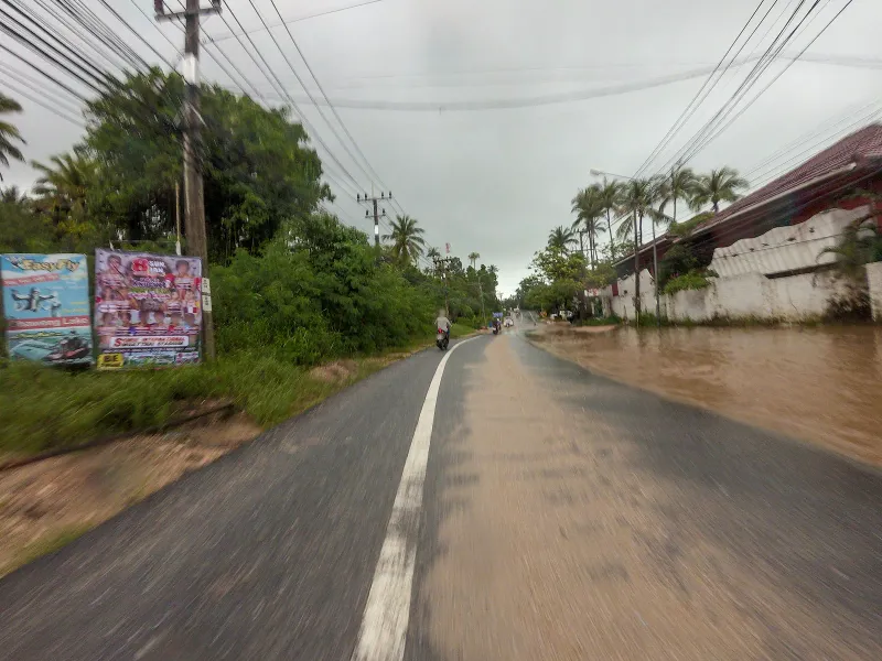 Coast road near Wat Sila Ngu temple and Hua Thanon village, close to Krua Chao Baan restaurant, southeast Koh Samui