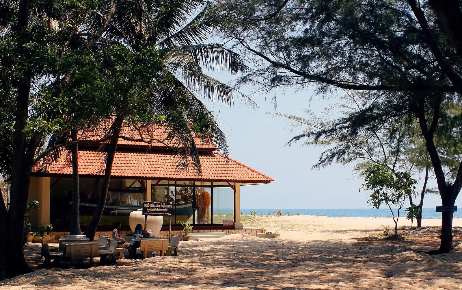 Laem Sor Beach — Ruhige Südbucht auf Koh Samui bei der goldenen Pagode