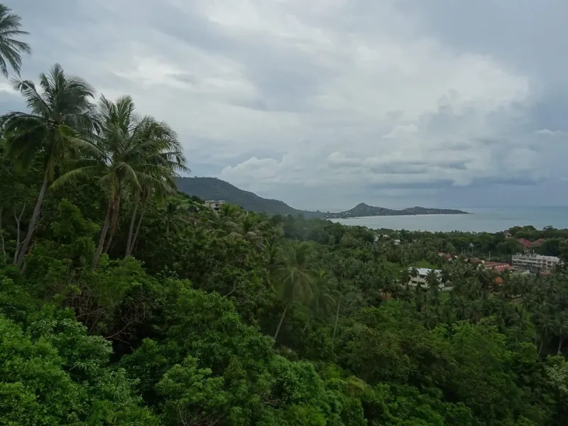 Blick vom Lamai-Aussichtspunkt oberhalb des Dorfes — Ansicht 2