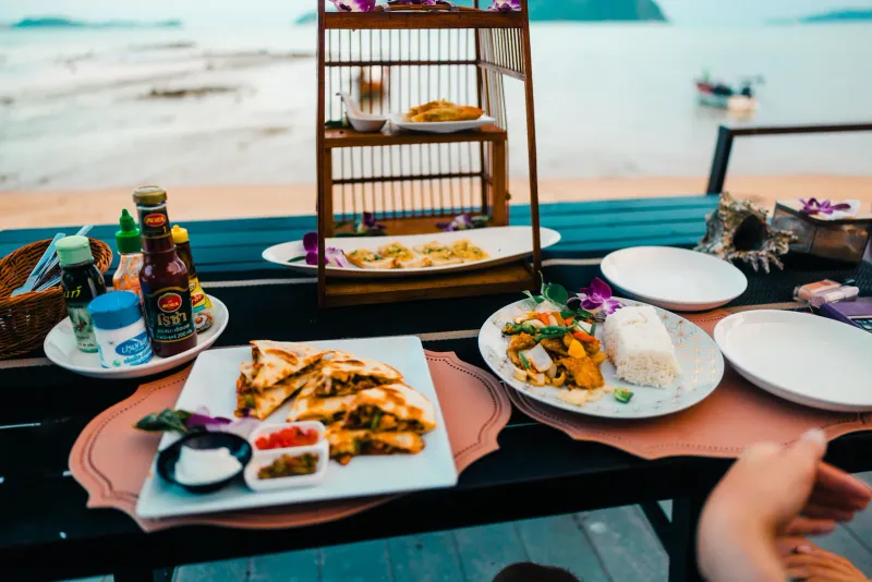 Beachside Thai seafood dining style similar to Long Dtai's terrace menu, Koh Samui