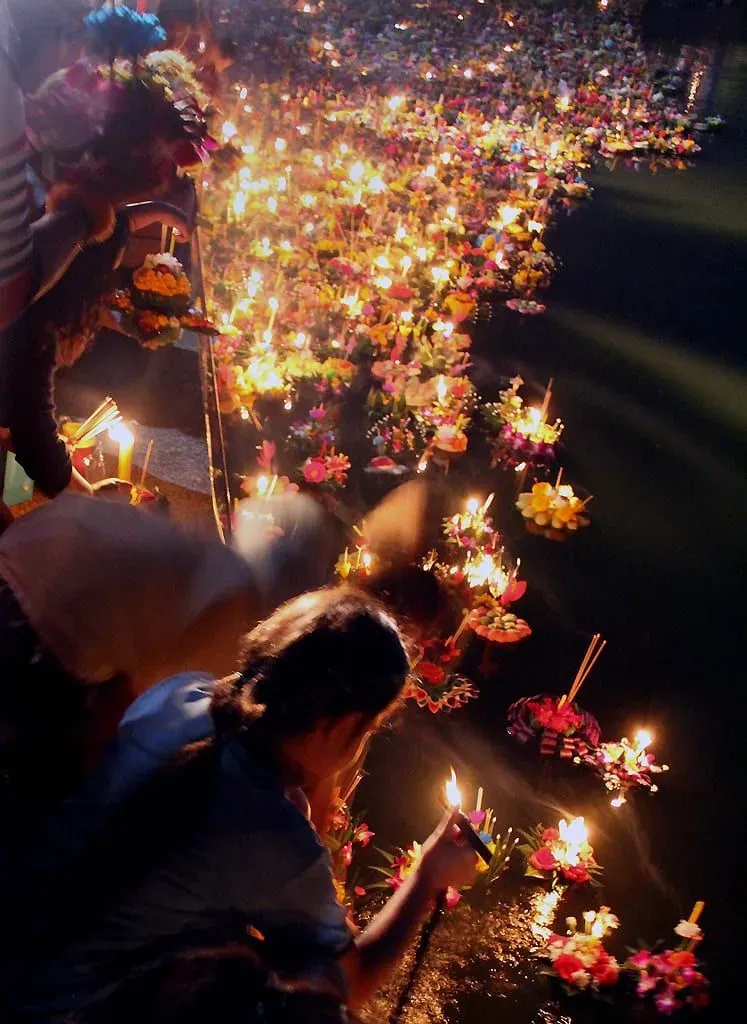 Loy Krathong in Koh Samui — Floating Lanterns, Dates & Where to Go