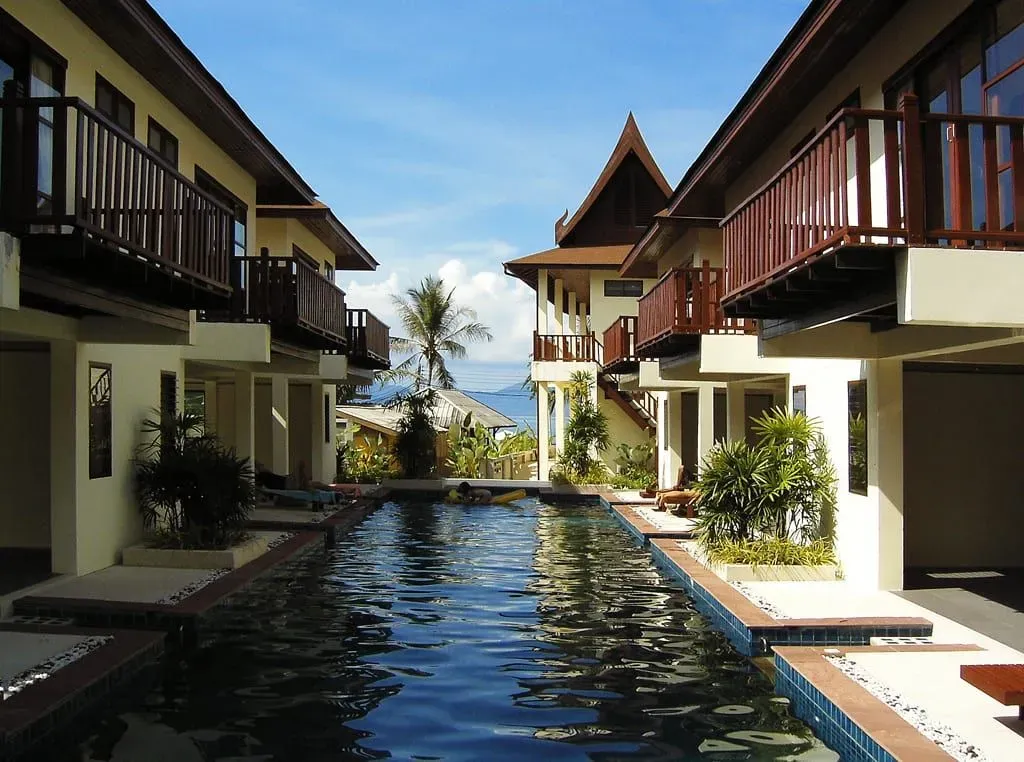 Small Thai boutique resort with tropical garden near Maenam Beach on Koh Samui's north coast