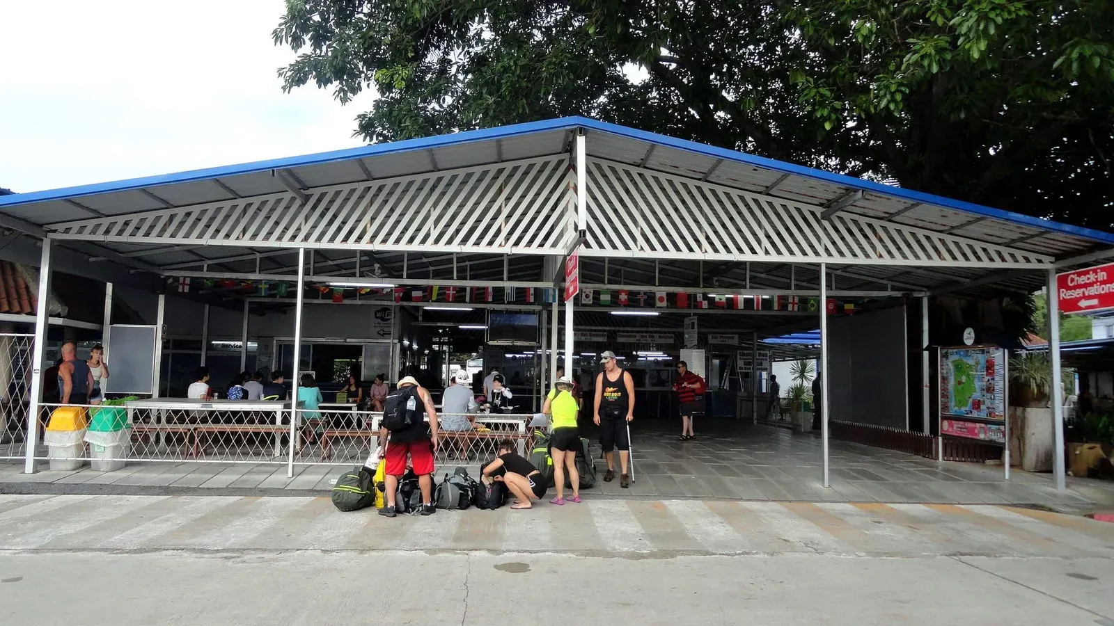 Lomprayah Pier, Maenam Beach, Koh Samui — Ansicht 2