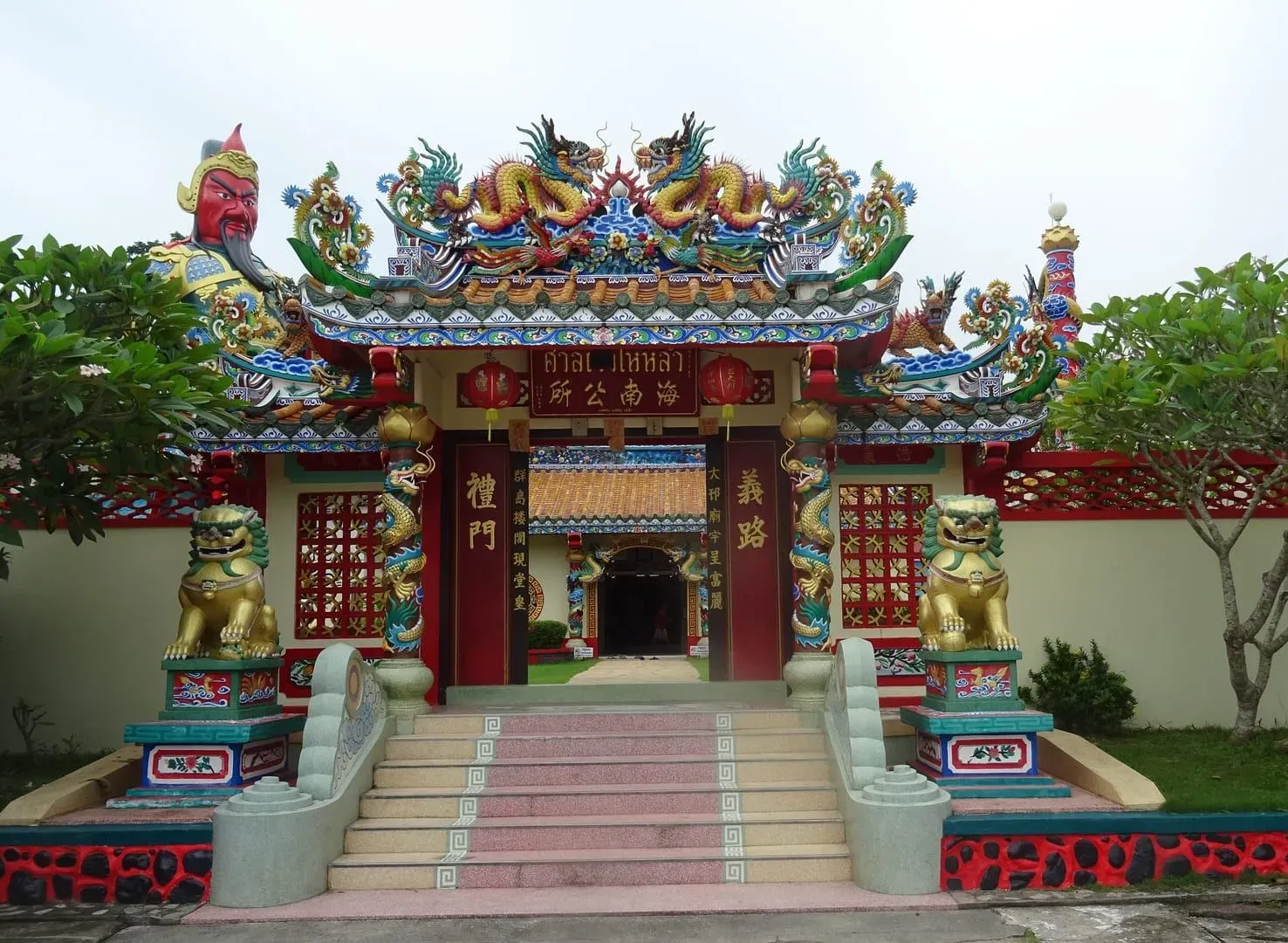 Ein 1862 in Nathon, Ko Samui, von Menschen aus Hainan, China, erbauter Tempel
