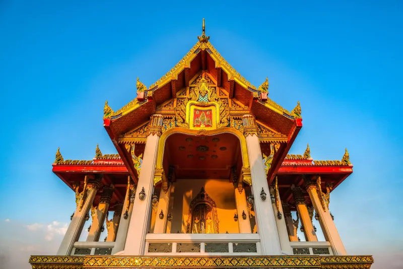Wat Khiri Mat: Der Goldene Berg des Westens