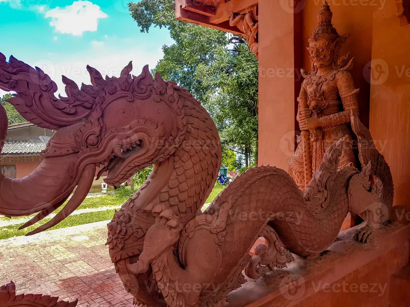 Temple grounds at Wat Sila Ngu, Koh Samui