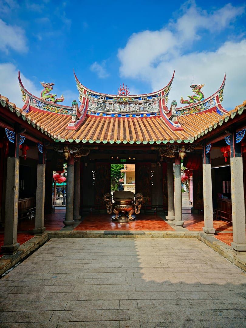 Traditional Chinese wall paintings in Maenam temple