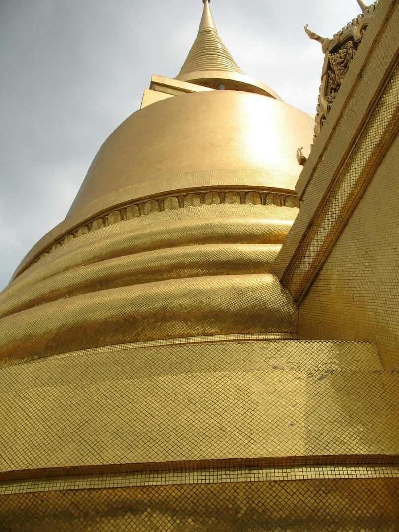 Sacred water well at Wat Na Phra Lan Koh Samui